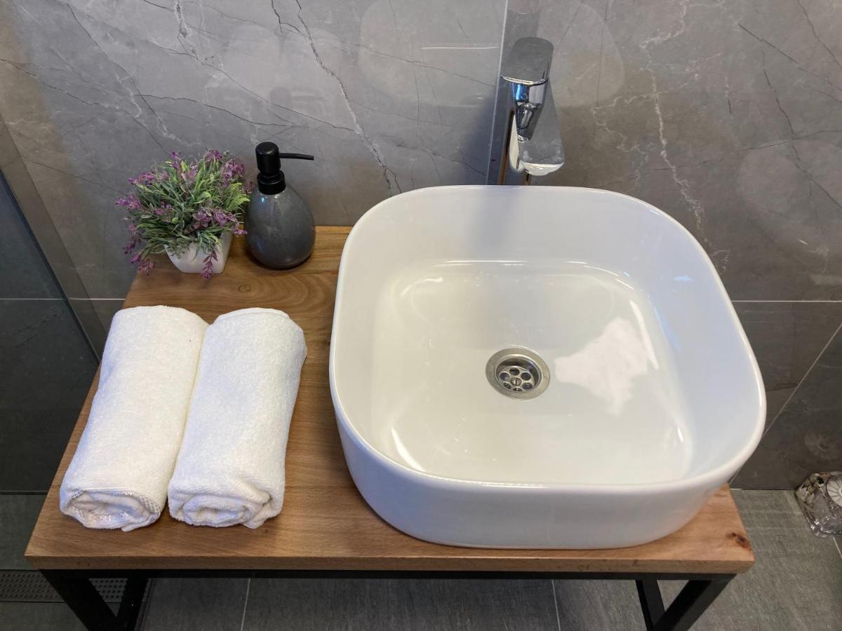Apartmani Dorijan 브르시 외부 사진